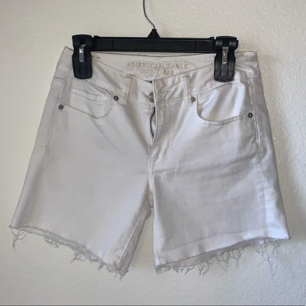 American eagle white mid rise shorts